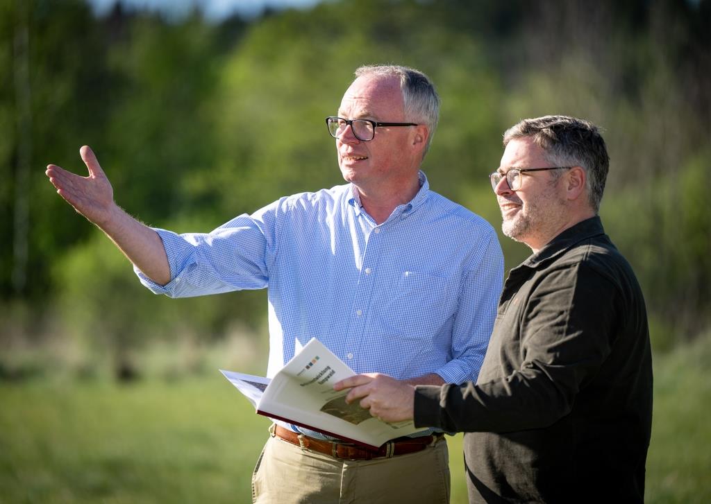 Landeshauptmann-Stellvertreter Stephan Pernkopf und Landesrat Ludwig Schleritzko setzen sich stark für den Nationalpark Kampwald ein (Bildquelle: NLK/Pfeffer)