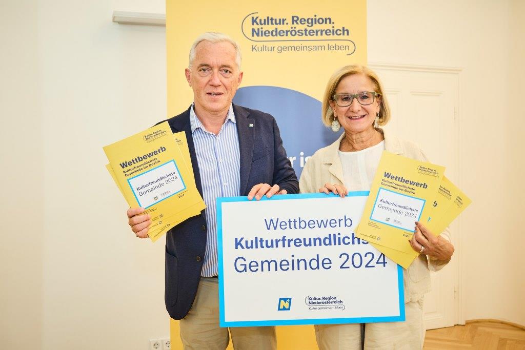 Freuen sich auf zahlreiche Einreichungen: Landeshauptfrau Johanna Mikl-Leitner und Kultur.Region.Niederösterreich-Geschäftsführer Martin Lammerhuber (Bildquelle: Franz Gleiß)