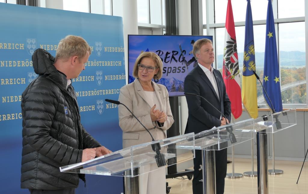 (v.l.n.r.): Markus Redl (Geschäftsführer ecoplus Alpin), Landeshauptfrau Johanna Mikl-Leitner und Michael Duscher (Geschäftsführer Niederösterreich Werbung) bei der Pressekonferenz zur Wintersaison 2024/25 in Niederösterreich (Bildquelle: Thomas Resch)