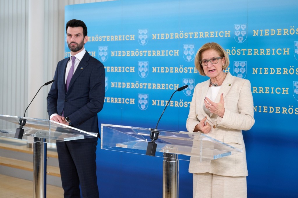 Landeshauptfrau Johanna Mikl-Leitner und LH-Stellvertreter Udo Landbauer bei der Präsentation des „Aktionsplan gegen den radikalen Islam“. (Foto: NLK Pfeiffer)