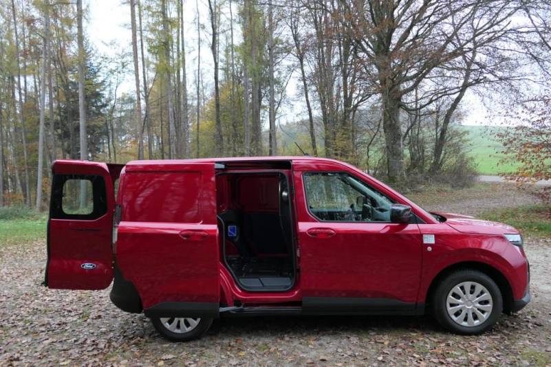 Der Ford Transit Courier 1.5 EcoBlue mit 100 PS und 6-Gang Schaltgetriebe im Guten Tag Österreich Autotest (Bildquelle: Thomas Resch)