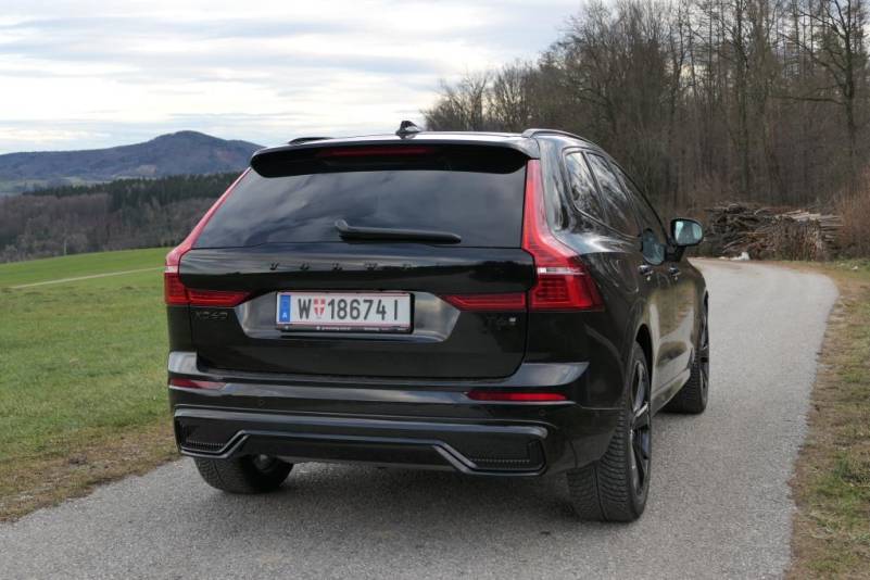 Der Volvo XC60 T6 AWD Plug-in Hybrid Modelljahr 2024 – Black Edition im Guten Tag Österreich Autotest (Bildquelle: Thomas Resch)