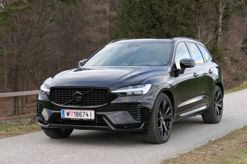 Der Volvo XC60 T6 AWD Plug-in Hybrid Modelljahr 2024 – Black Edition im Guten Tag Österreich Autotest (Bildquelle: Thomas Resch)