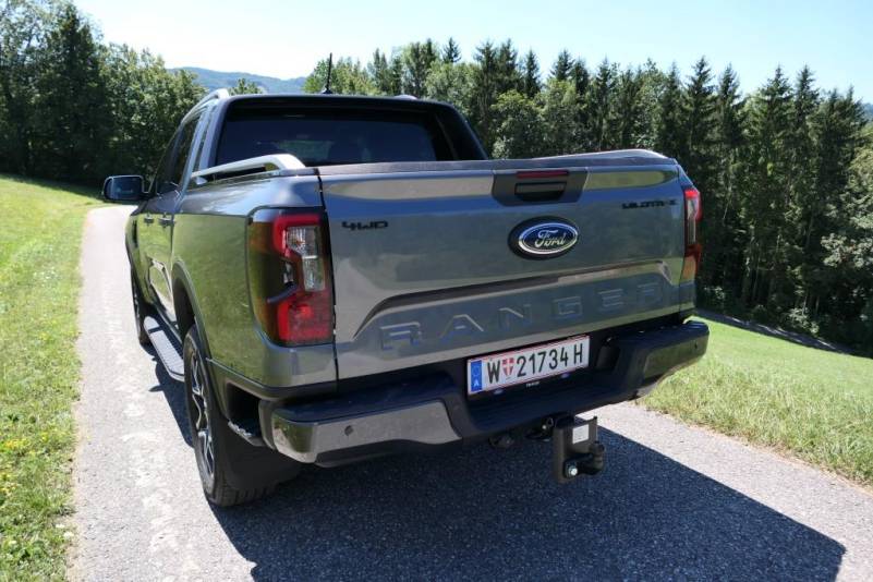 Der Ford Ranger Wildtrak, 2.0-Liter-EcoBlue-Diesel (205 PS) mit dem 10-Gang-Automatikgetriebe samt elektronisch gesteuerten, permanenten e-4WD-Allradantrieb im Guten Tag Österreich Autotest (Bildquelle: Thomas Resch)